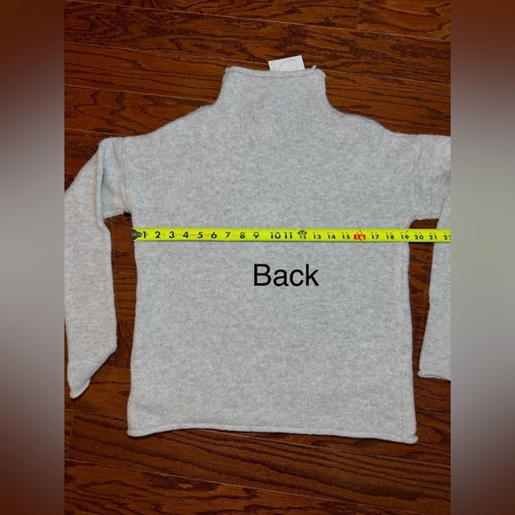 Gray Sheep Pattern Sweater - Picture 5 of 8